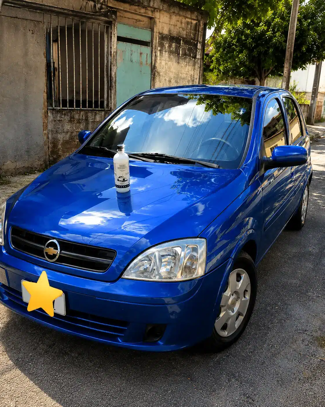 Carro azul com brilho vitrificado apos Resina Extreme